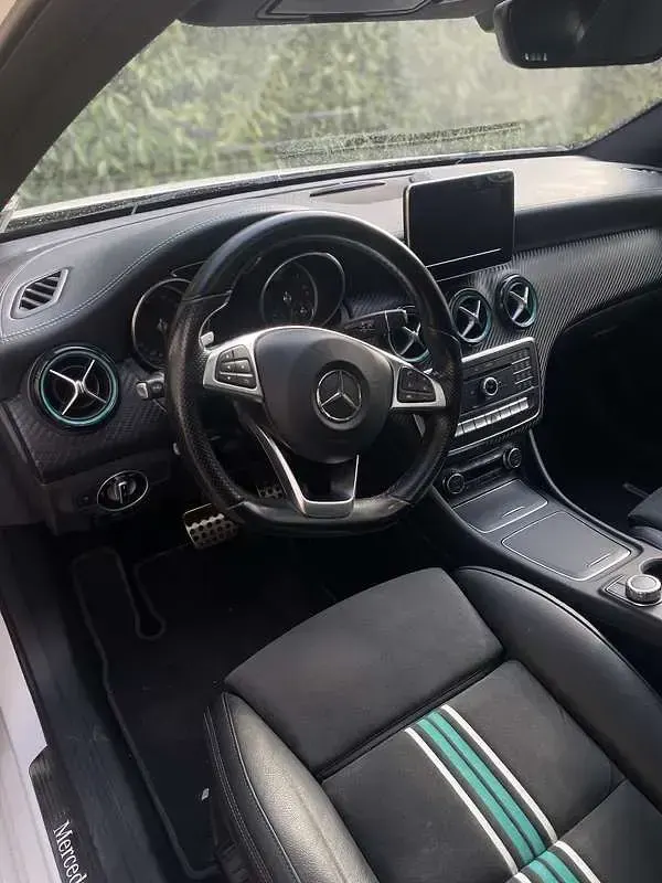 Usata Mercedes A200 Premium 136 CV (100 kW) 2016 Bianco Utilitaria