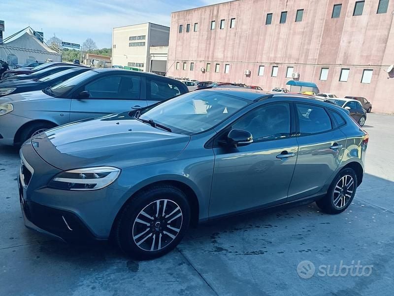 Usata Volvo V40 CC 120 CV (88 kW) 2019 Grigio Station wagon