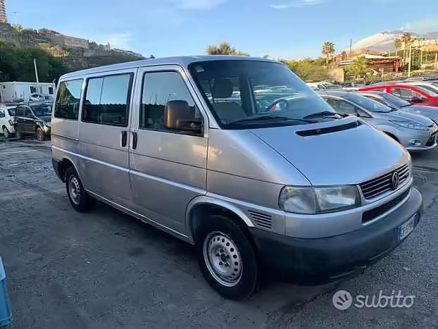 Usata VW Multivan 89 CV (65 kW) 2009 Grigio Furgone