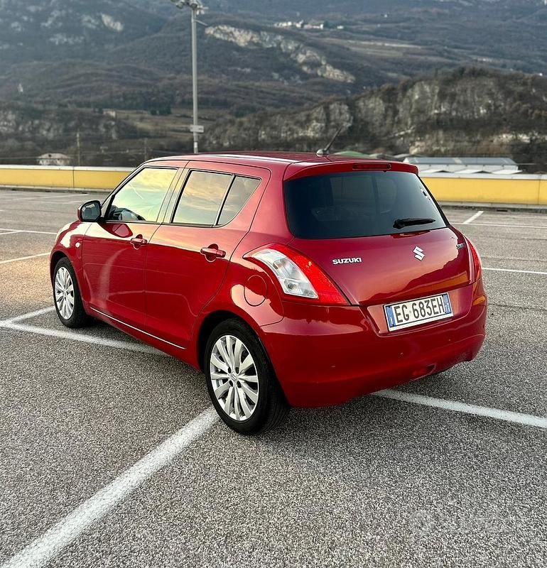 Usata Suzuki Swift GL 94 CV (69 kW) 2011 Rosso Berlina