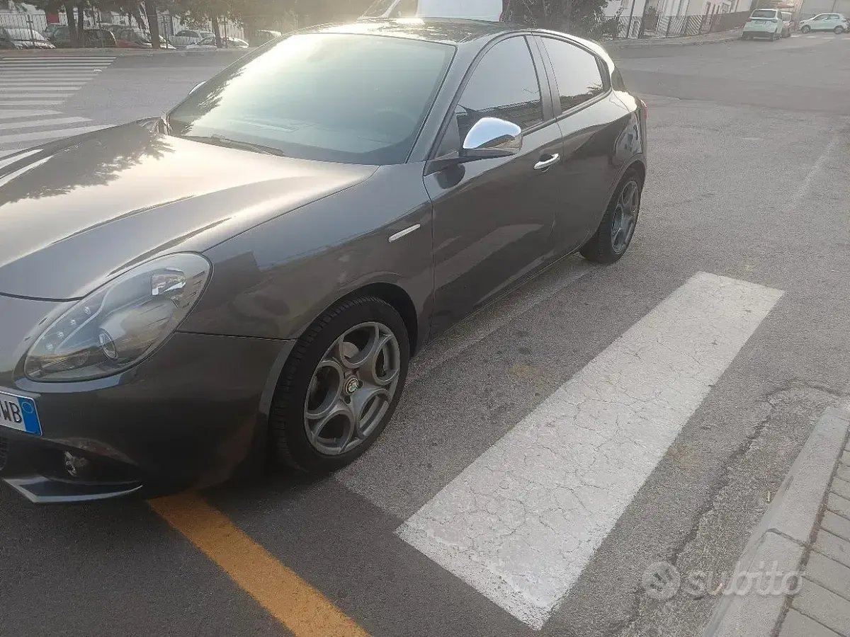Usata Alfa Romeo Giulietta 105 CV (77 kW) 2015 Utilitaria