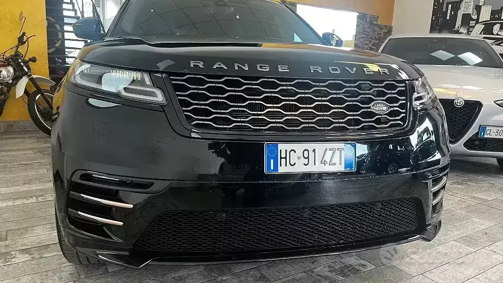 Usata Land Rover Range Rover Velar R-Dynamic 179 CV (131 kW) 2019 Nero SUV