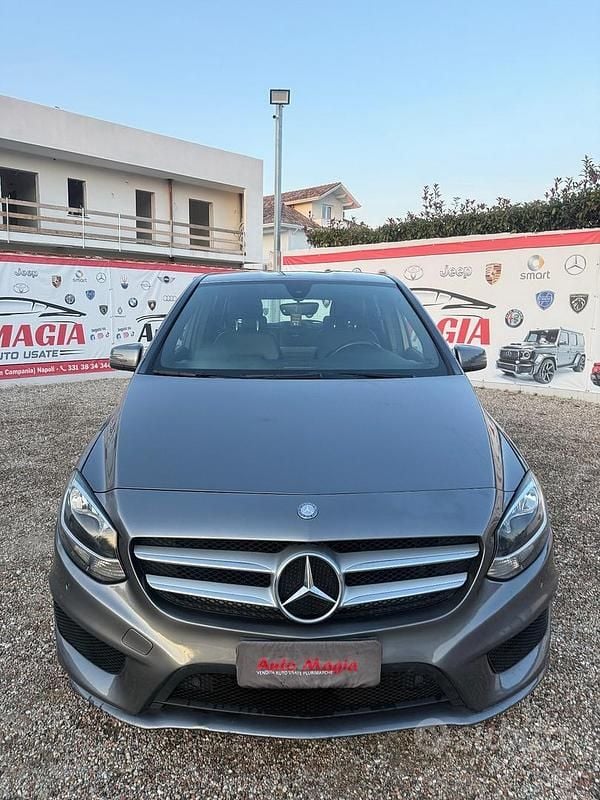 Usata Mercedes B200 Executive 136 CV (100 kW) 2015 Grigio Monovolume