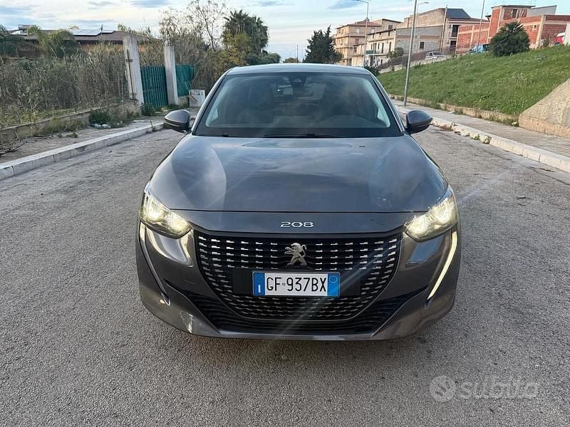 Grigio Usata 2021 Peugeot 208 GT Due volumi | 13.999 € - Immagine 1/4
