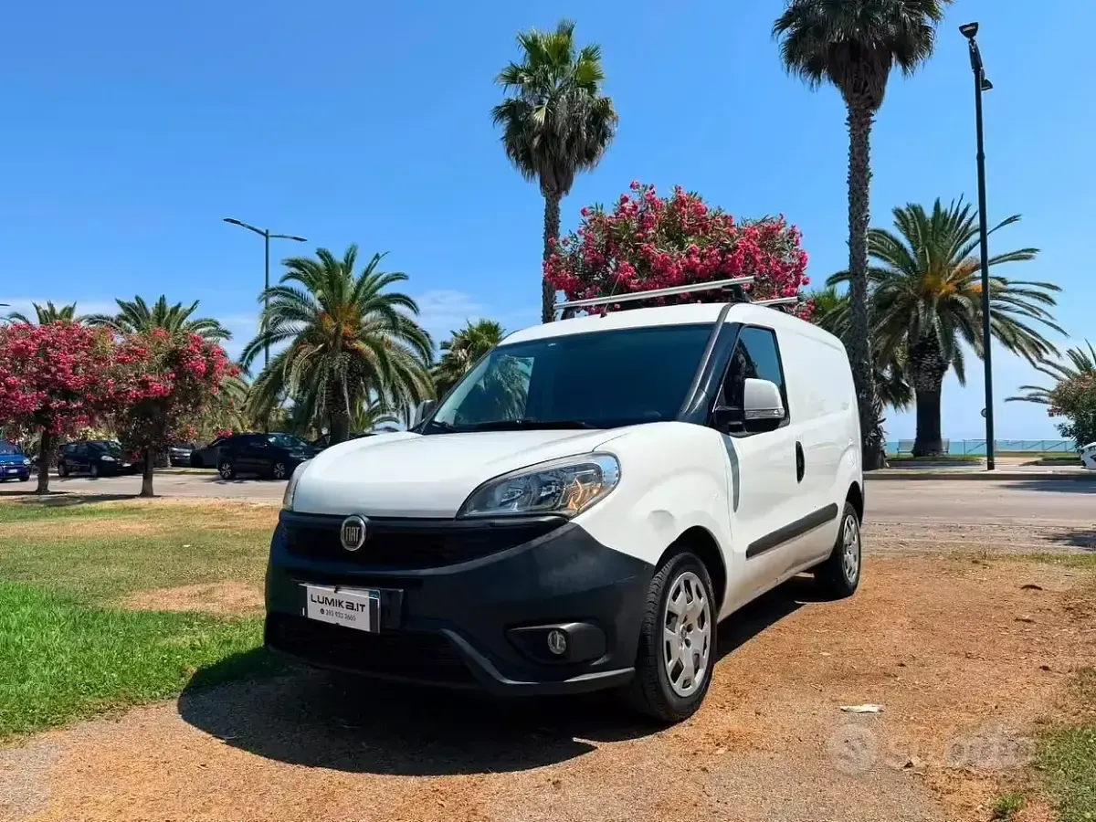 Usata Fiat Doblò 120 CV (88 kW) 2016 Bianco Monovolume