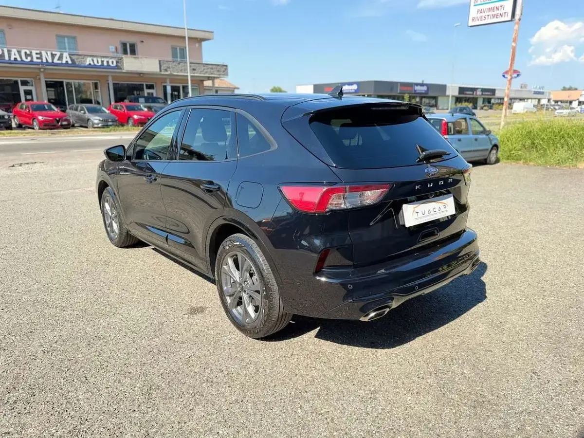 Usata Ford Kuga ST-Line X 224 CV (164 kW) 2023 Nero SUV