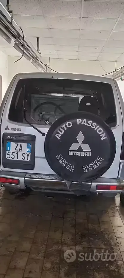 Usata Mitsubishi Pajero 160 CV (117 kW) 2004 Grigio SUV