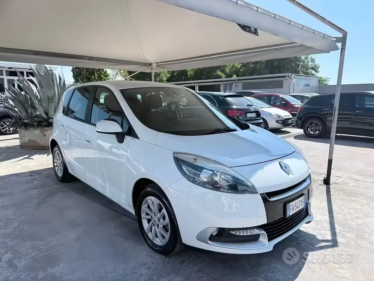 Usata Renault Scénic III XMOD 110 CV (80 kW) 2013 Bianco Monovolume