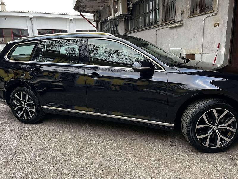 Usata VW Passat Highline 150 CV (110 kW) 2016 Nero Station wagon