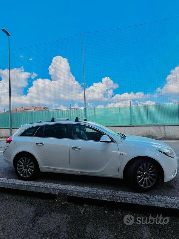 Usata 2011 Opel Insignia Tre volumi | 1700 € (Ottimo prezzo) - Immagine 1/4