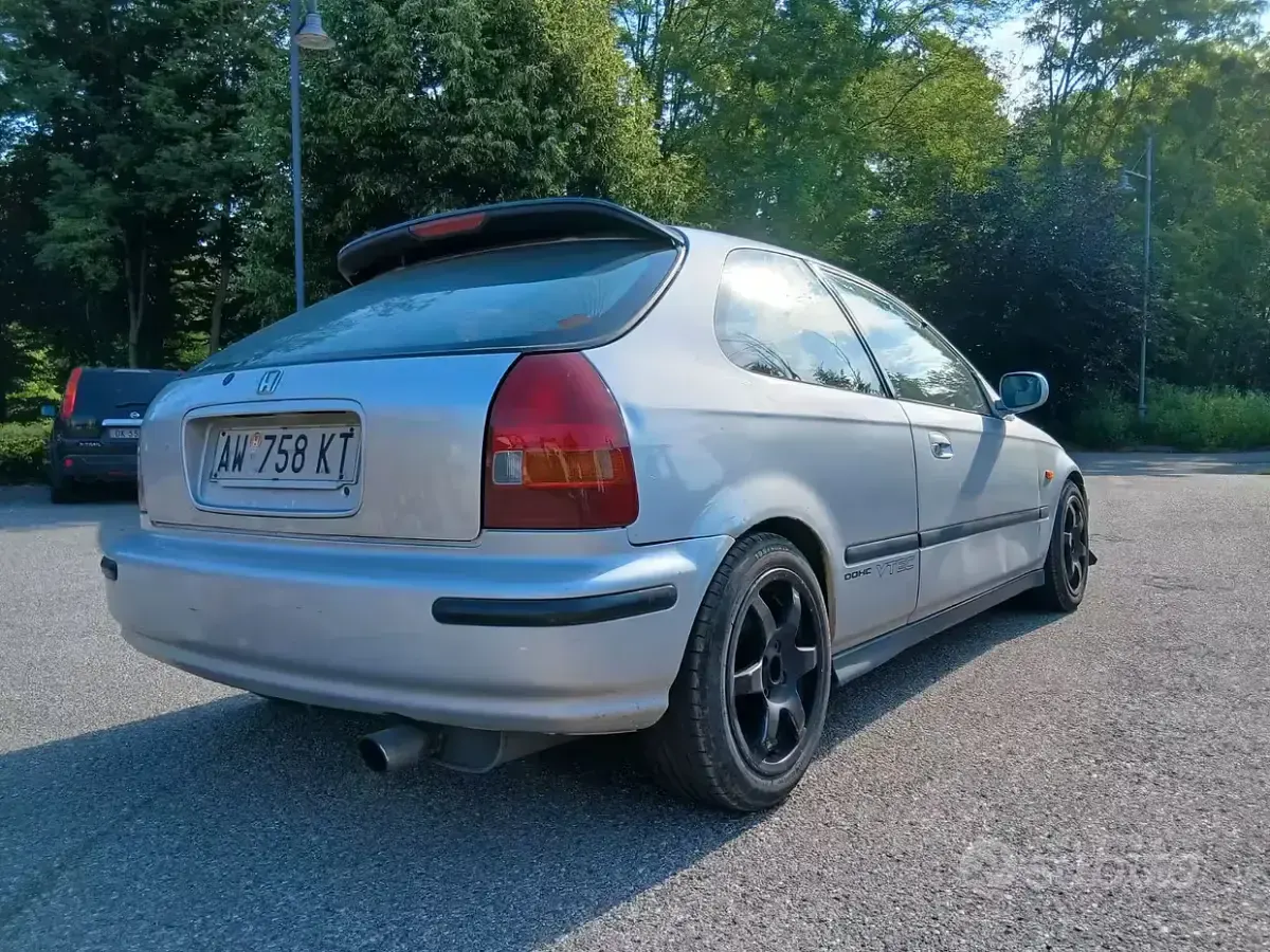 Usata Honda Civic 75 CV (55 kW) 1998 Grigio Berlina