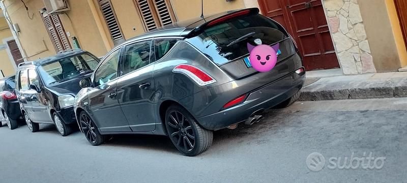 Usata Lancia Delta 80 CV (58 kW) 2013 Grigio Utilitaria