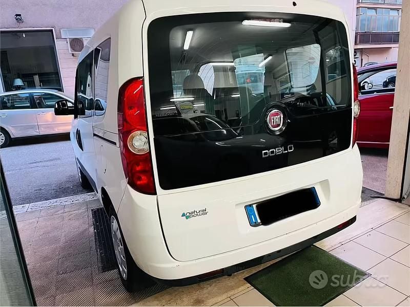 Usata Fiat Doblò 120 CV (88 kW) 2015 Bianco Monovolume