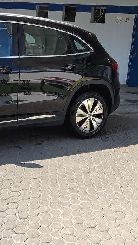 Usata Mercedes EQA250 Premium Plus 94 kW (129 CV) 2023 Nero SUV