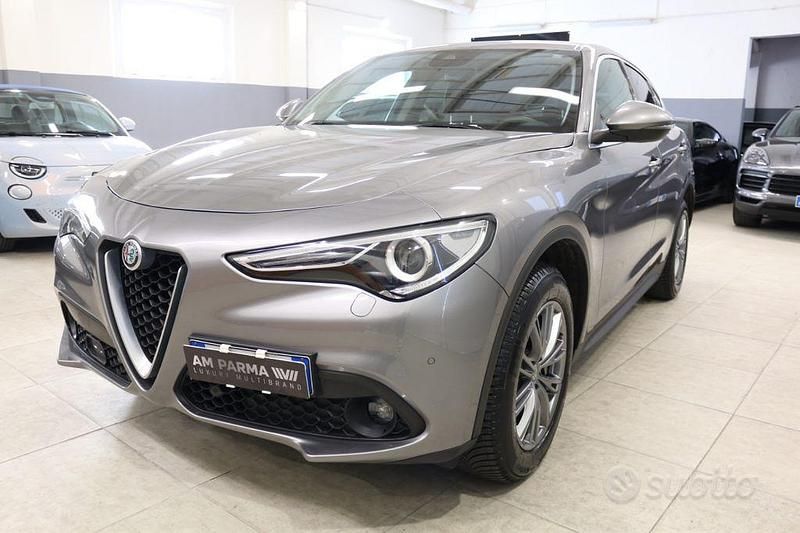 Usata Alfa Romeo Stelvio Executive 210 CV (154 kW) 2017 Grigio SUV