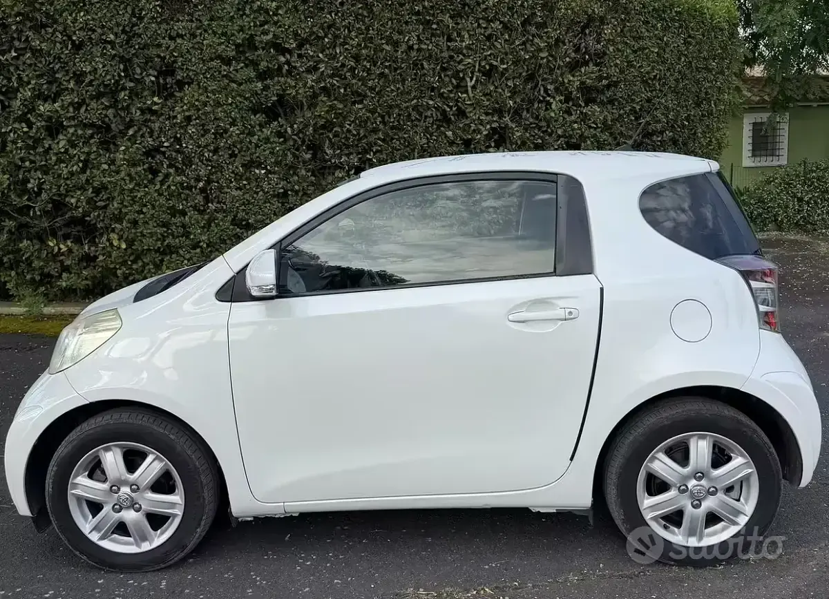 Usata Toyota iQ 68 CV (50 kW) 2012 Utilitaria