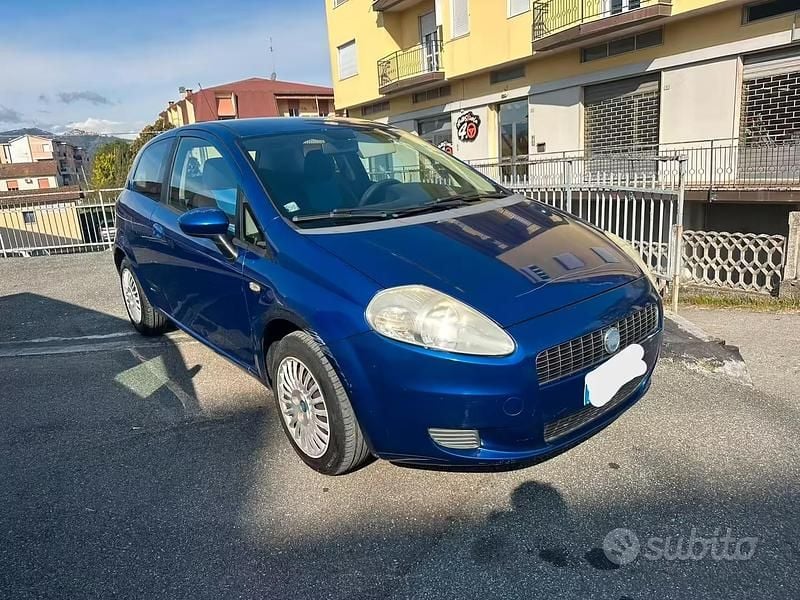 Usata Fiat Grande Punto Active 65 CV (47 kW) 2007 Blu Utilitaria
