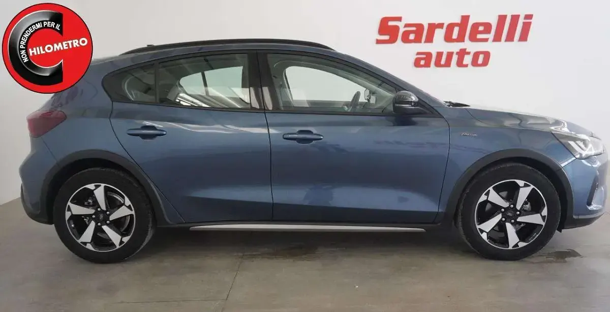 Usata Ford Focus Active 116 CV (85 kW) 2023 Blu Berlina