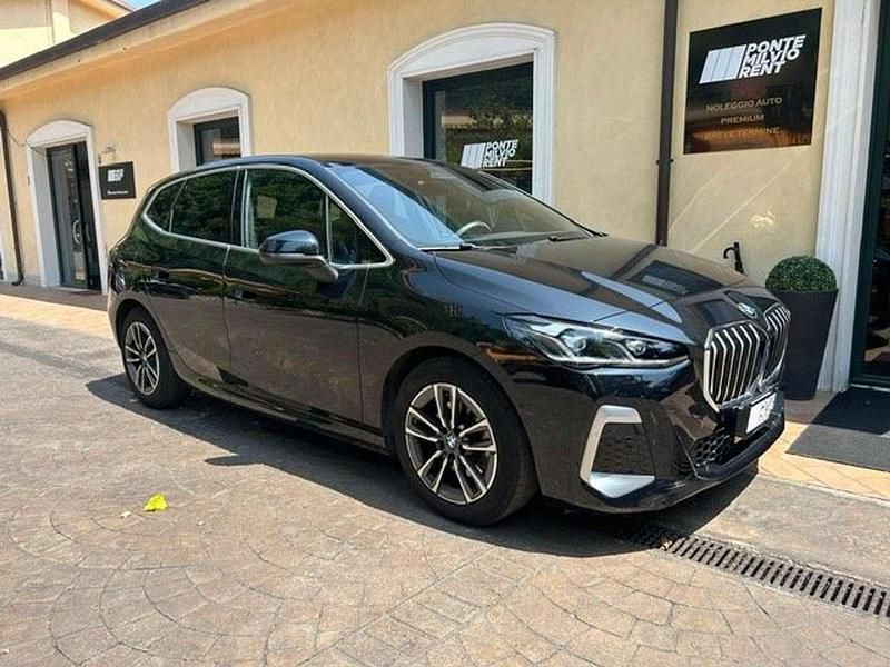Nero Usata 2023 BMW 220 Active Tourer Luxury Line Monovolume | 30.400 € (Buon prezzo) - Immagine 1/4