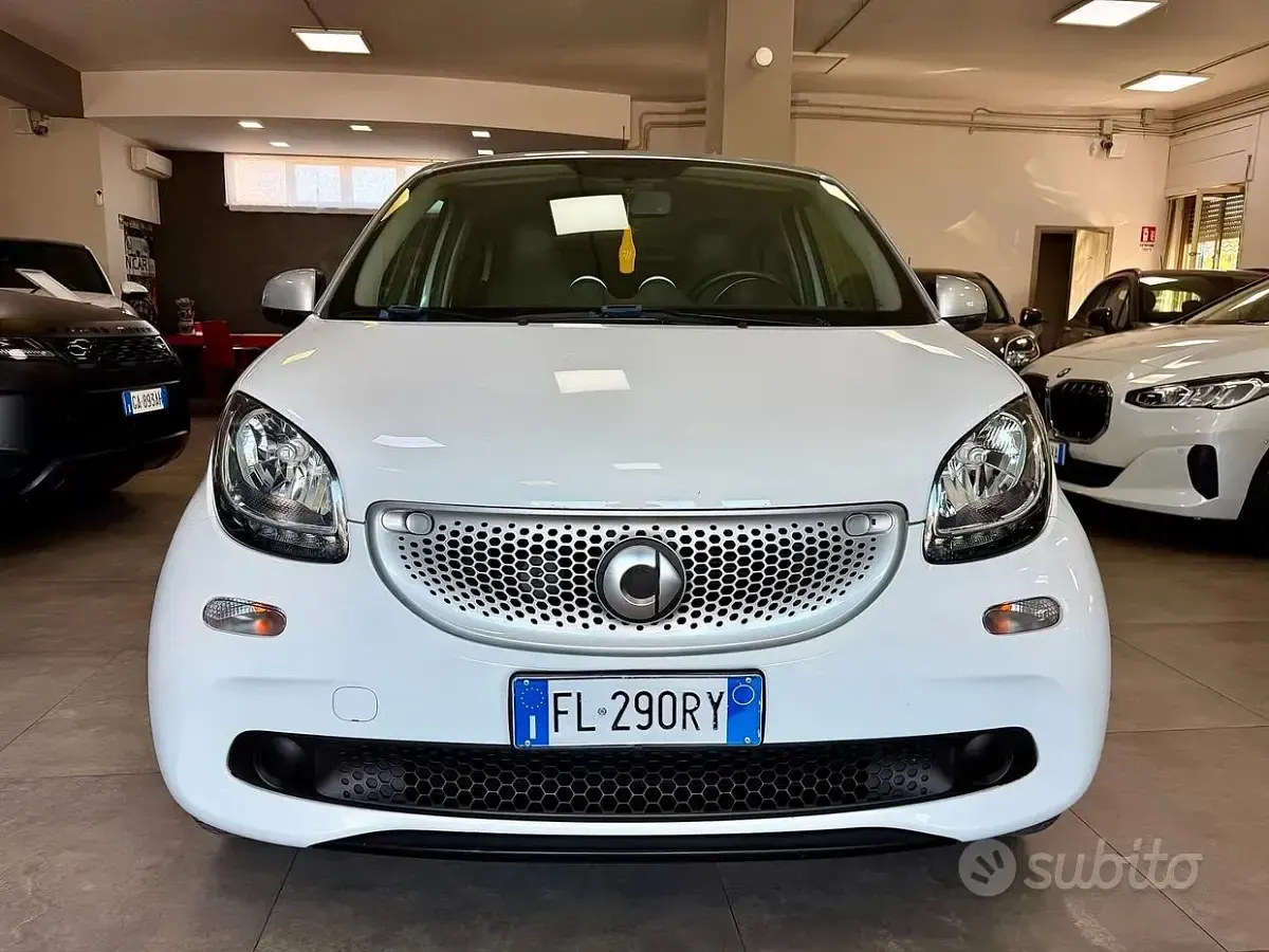 Usata Smart ForFour 71 CV (52 kW) 2017 Bianco Utilitaria