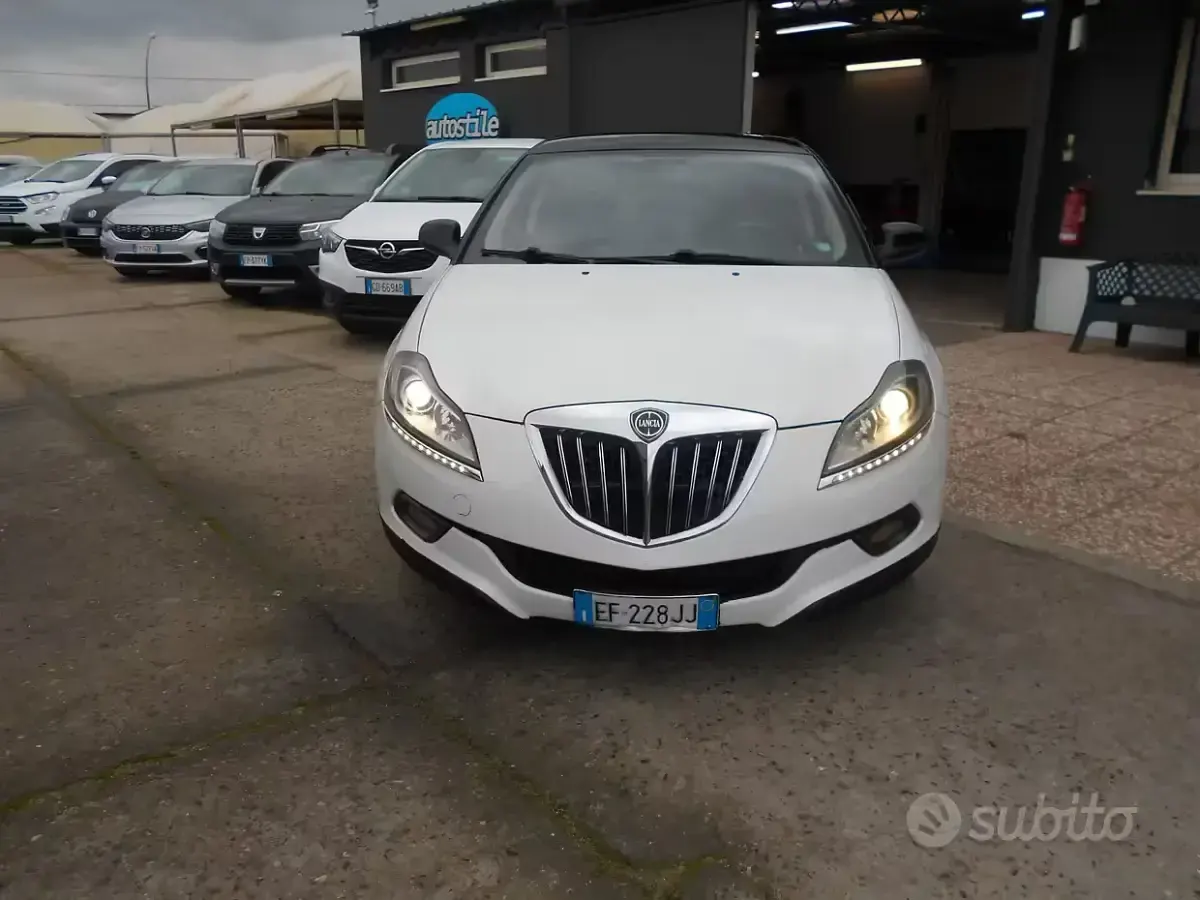 Usata Lancia Delta 150 CV (110 kW) 2010 Bianco Utilitaria
