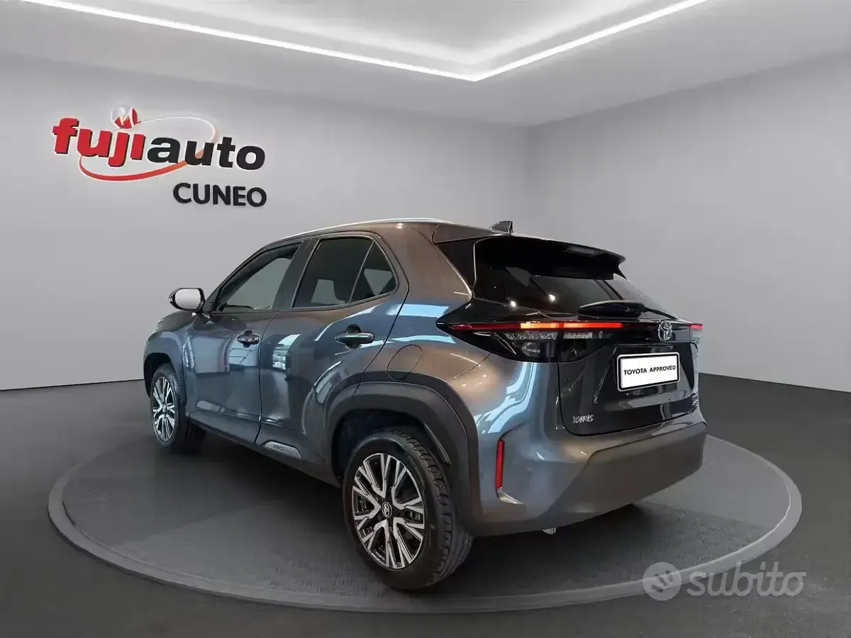 Usata Toyota Yaris Cross Trend 116 CV (85 kW) 2022 Grigio SUV