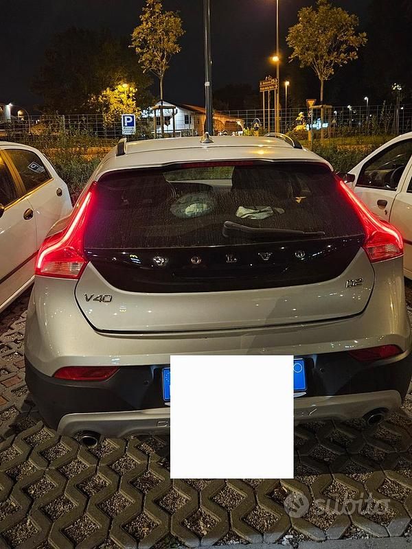 Usata Volvo V40 CC 120 CV (88 kW) 2018 Grigio Station wagon