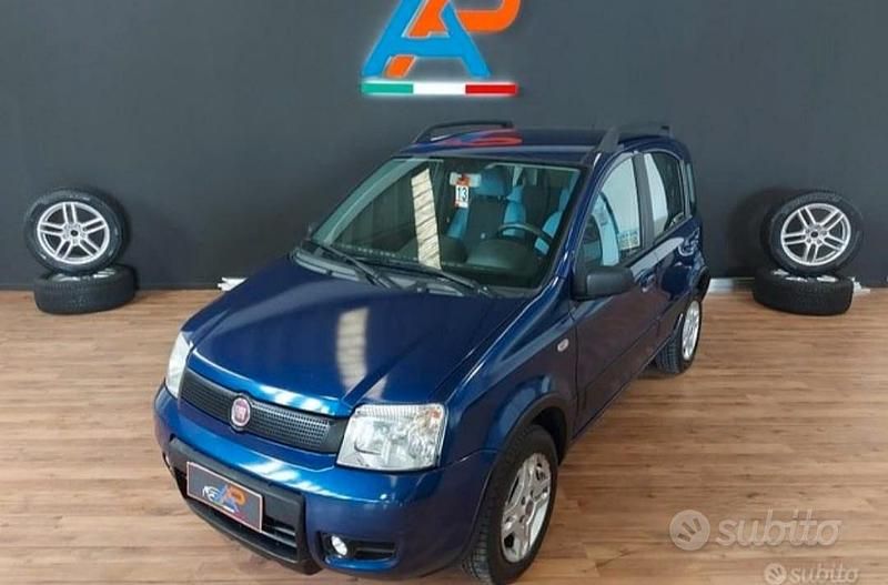 Blu Usata 2007 Fiat Panda Climbing Due volumi | 2800 € (Buon prezzo) - Immagine 1/4