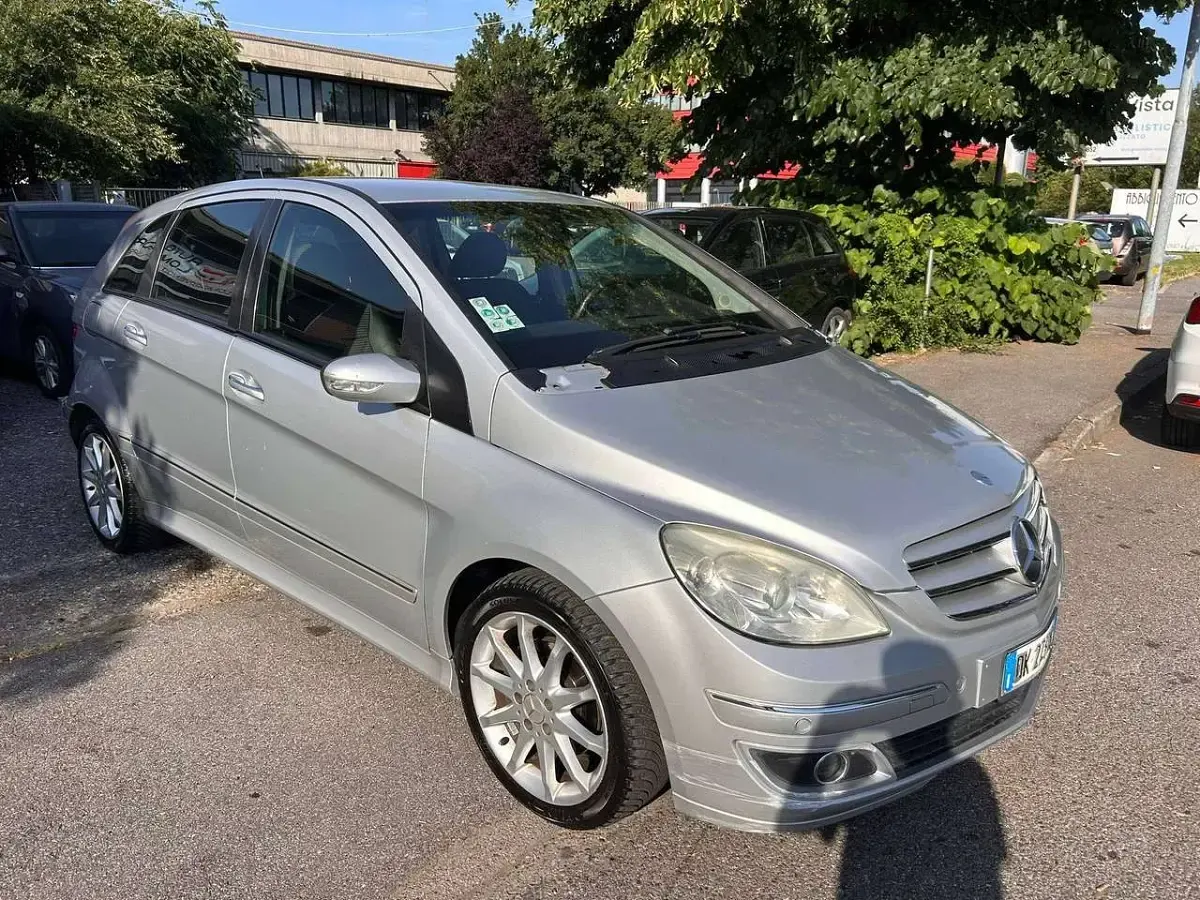 Usata Mercedes B180 109 CV (80 kW) 2006 Grigio Monovolume