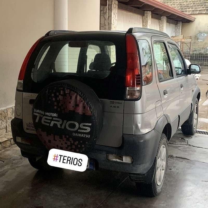 Usata Daihatsu Terios 86 CV (63 kW) 2005 Grigio SUV