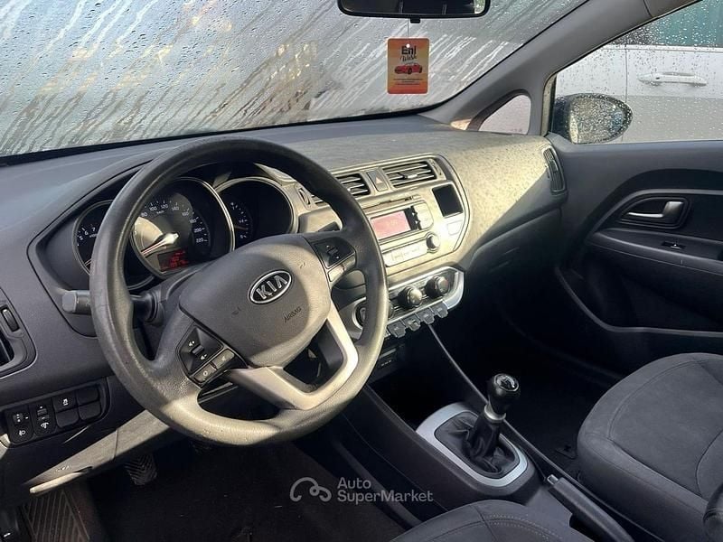 Usata Kia Rio 84 CV (61 kW) 2012 Nero Berlina