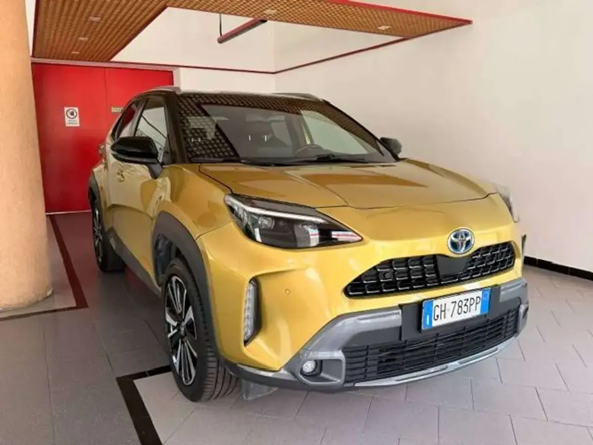 Usata Toyota Yaris Cross 92 CV (67 kW) 2021 Bronzo SUV