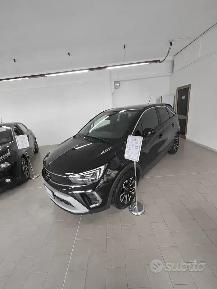 Usata Opel Crossland Elegance 110 CV (80 kW) 2023 Nero SUV
