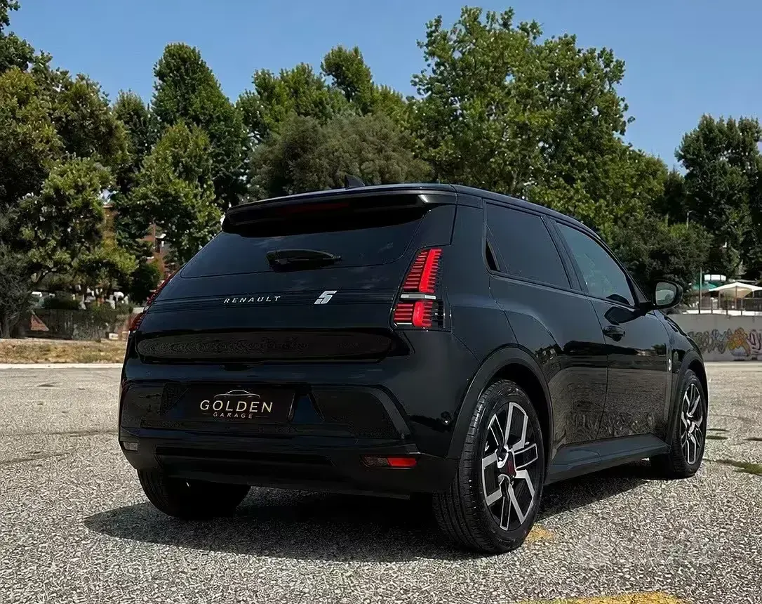Usata Renault 5 E-Tech Komfort 77 kW (106 CV) 2025 Nero Berlina