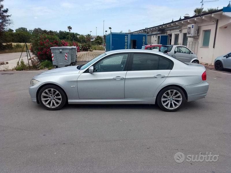 Usata BMW 316 123 CV (90 kW) 2011 Grigio Berlina