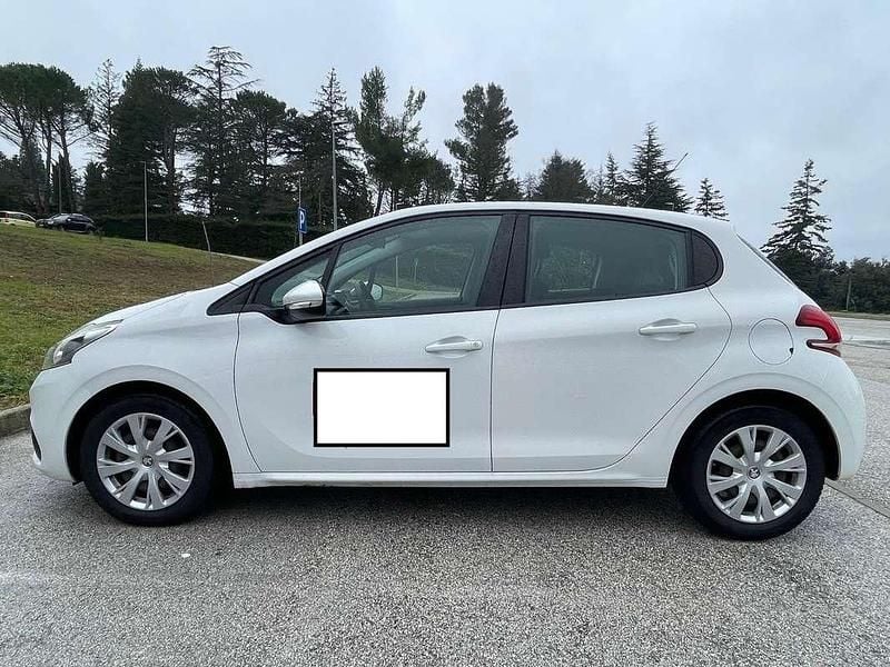 Usata Peugeot 208 Active 102 CV (75 kW) 2019 Bianco Utilitaria