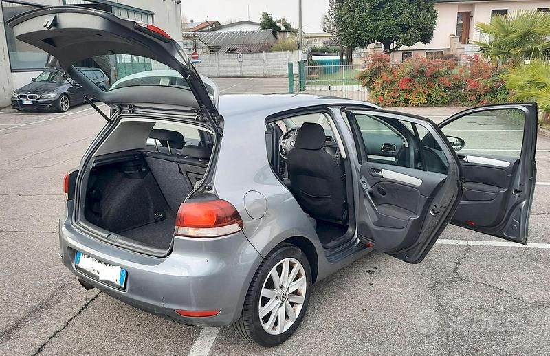 Usata VW Golf VI Highline 122 CV (89 kW) 2009 Grigio Utilitaria