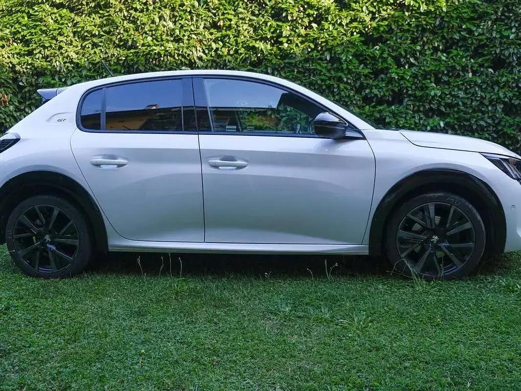Usata Peugeot 208 GT 131 CV (96 kW) 2021 Bianco Utilitaria