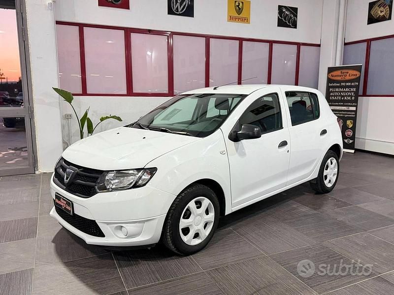 Usata Dacia Sandero Lauréate 75 CV (55 kW) 2016 Bianco Berlina