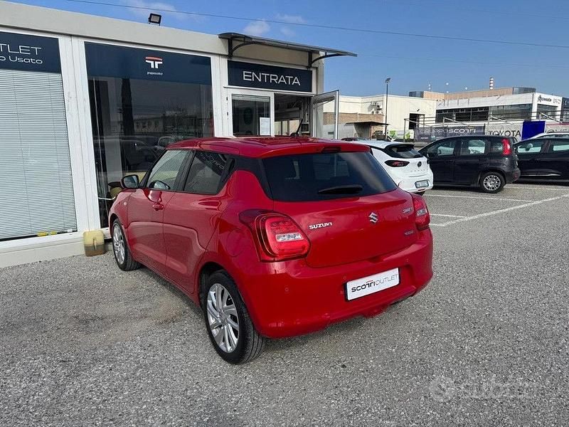 Usata Suzuki Swift Cool 83 CV (61 kW) 2021 Rosso Utilitaria