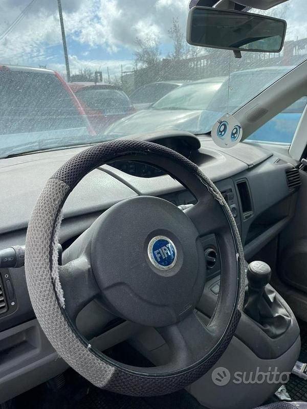 Usata Fiat Idea Dynamic 69 CV (50 kW) 2004 Grigio metallizzato Monovolume