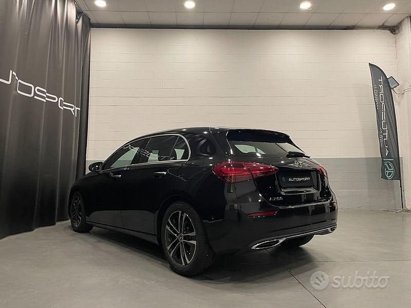 Gebraucht Mercedes A200 Advanced Plus 163 PS (119 kW) 2023 Schwarz Limousine