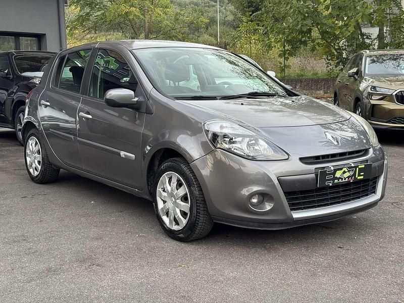 Usata Renault Clio II Luxe 75 CV (55 kW) 2009 Grigio Berlina