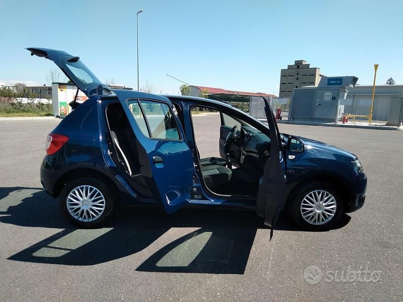 Usata Dacia Sandero 75 CV (55 kW) 2016 Blu Berlina
