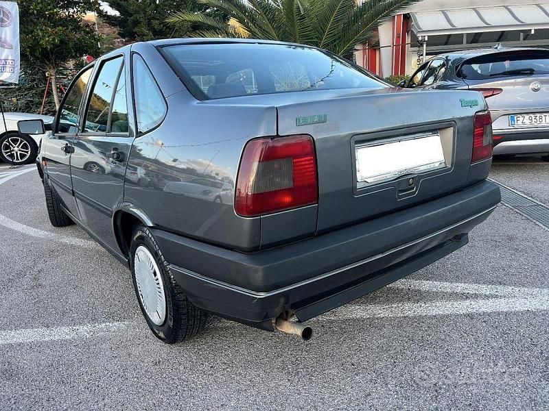 Usata Fiat Tempra 76 CV (55 kW) 1991 Grigio scuro Berlina