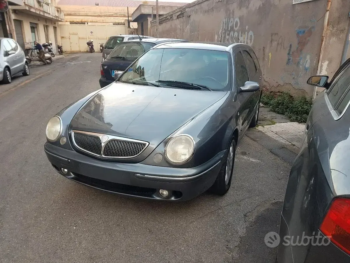 Usata Lancia Lybra 140 CV (102 kW) 2001 Station wagon