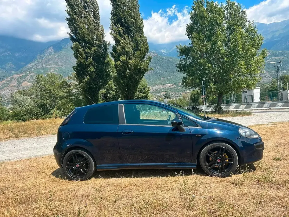Usata Fiat Punto Evo Sport 95 CV (69 kW) 2011 Blu Utilitaria