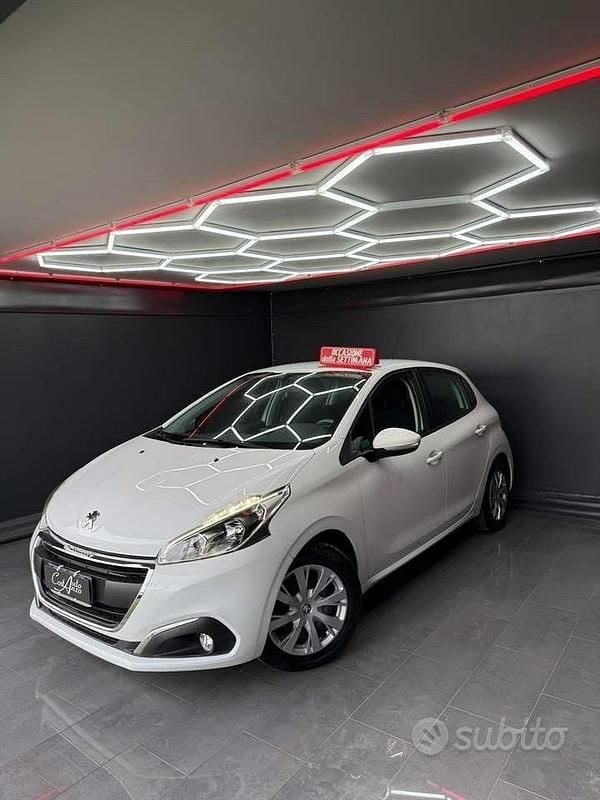 Usata Peugeot 208 Allure 75 CV (55 kW) 2017 Beige Utilitaria