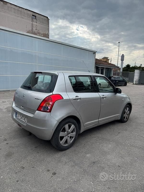 Usata Suzuki Swift GL 75 CV (55 kW) 2009 Grigio Utilitaria