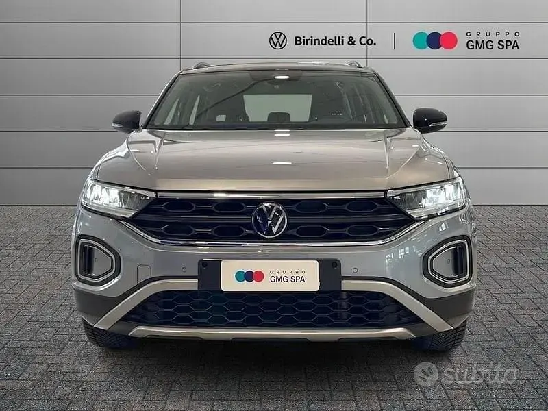 Usata VW T-Roc Life 110 CV (80 kW) 2023 Grigio SUV